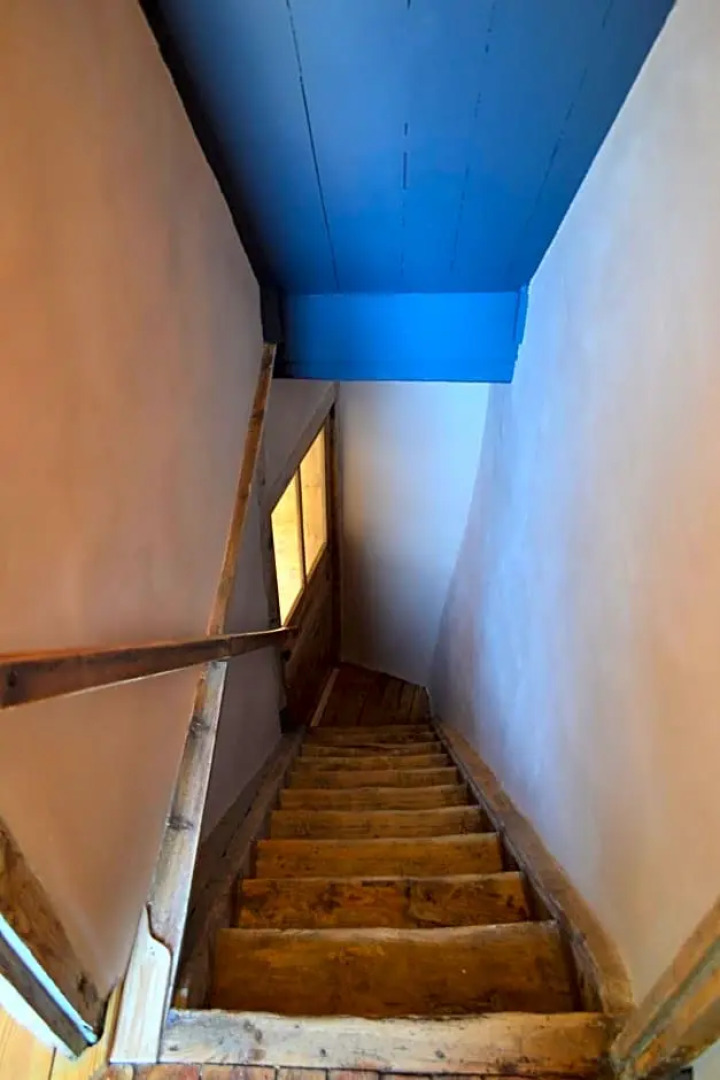 File dans ta chambre !