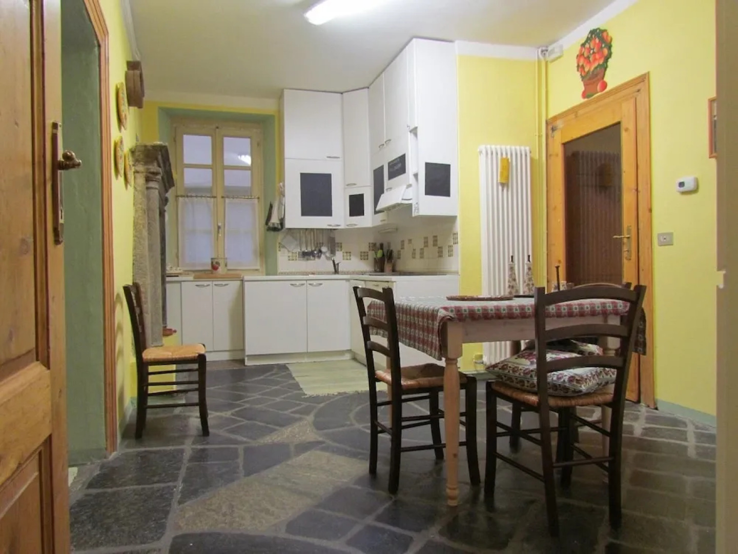 Ancient Palace in the Historic Center, Magical Period Atmosphere, Every Comfort