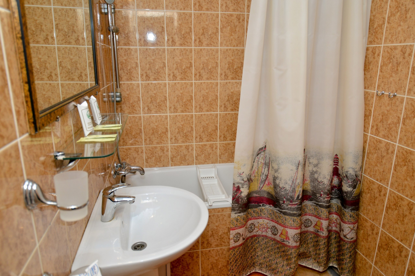 Корона(Евпатория)