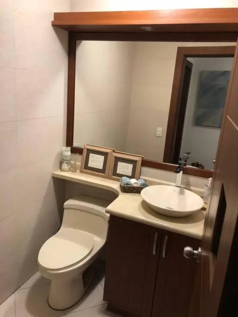 Beautiful apartment with large garden...