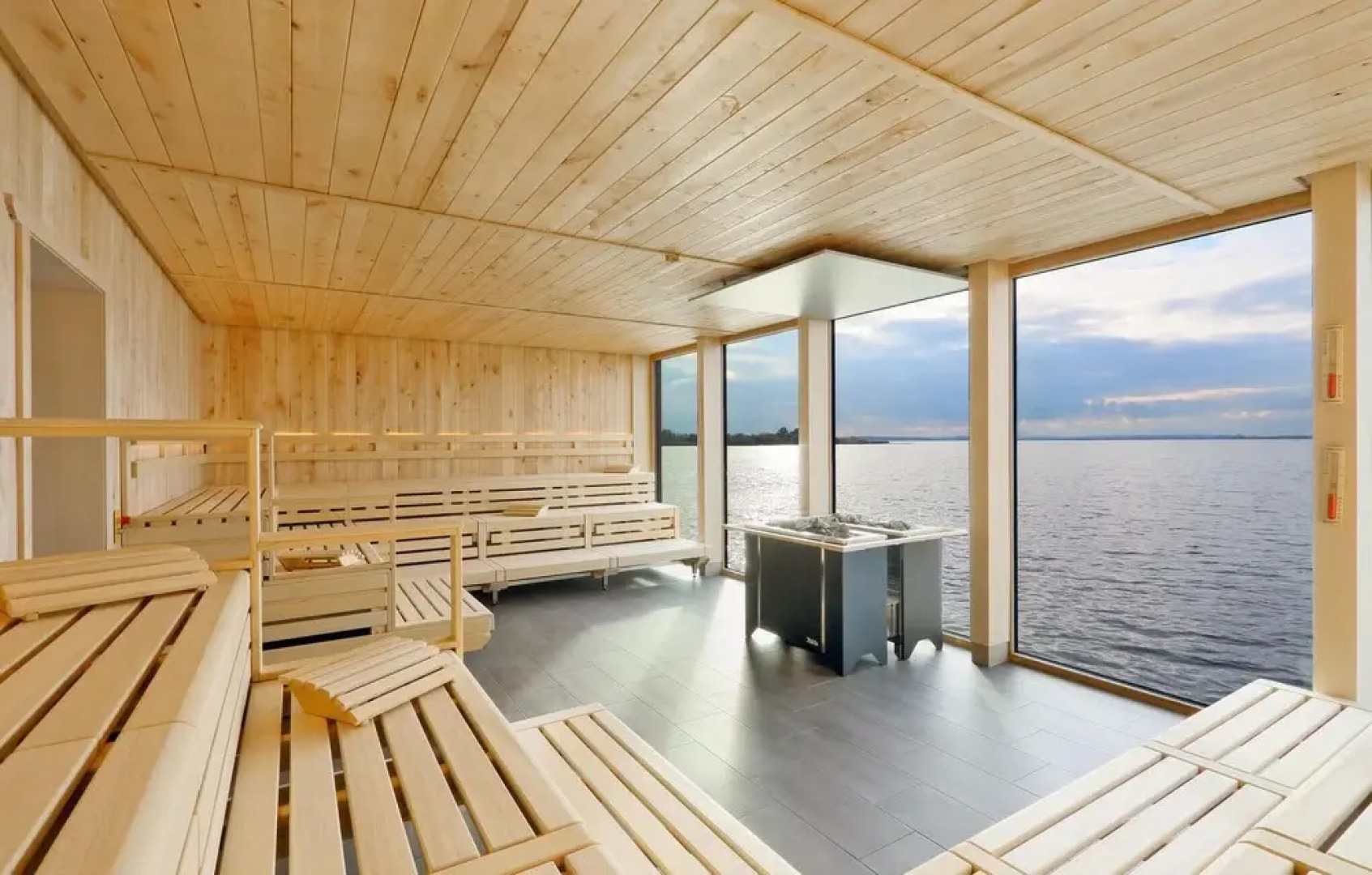 Beautiful home in Lembruch/Dümmer See w/ Indoor swimming pool, Sauna and 5 Bedrooms