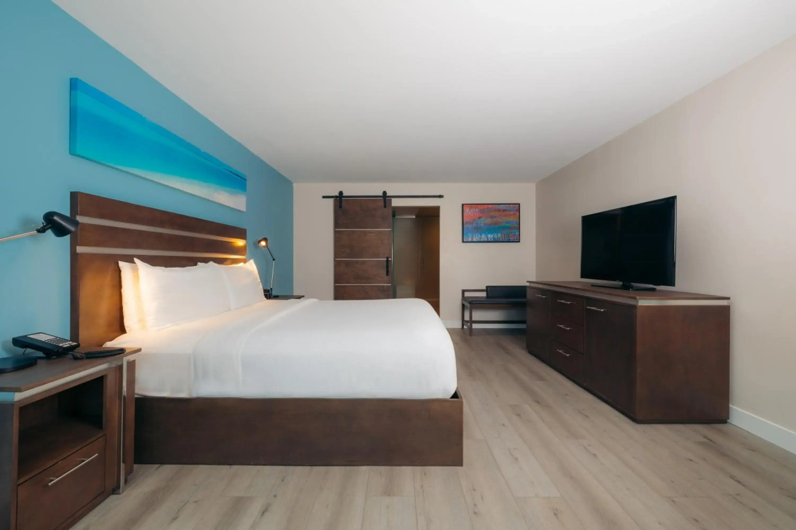 The Cove Hotel, Long Beach