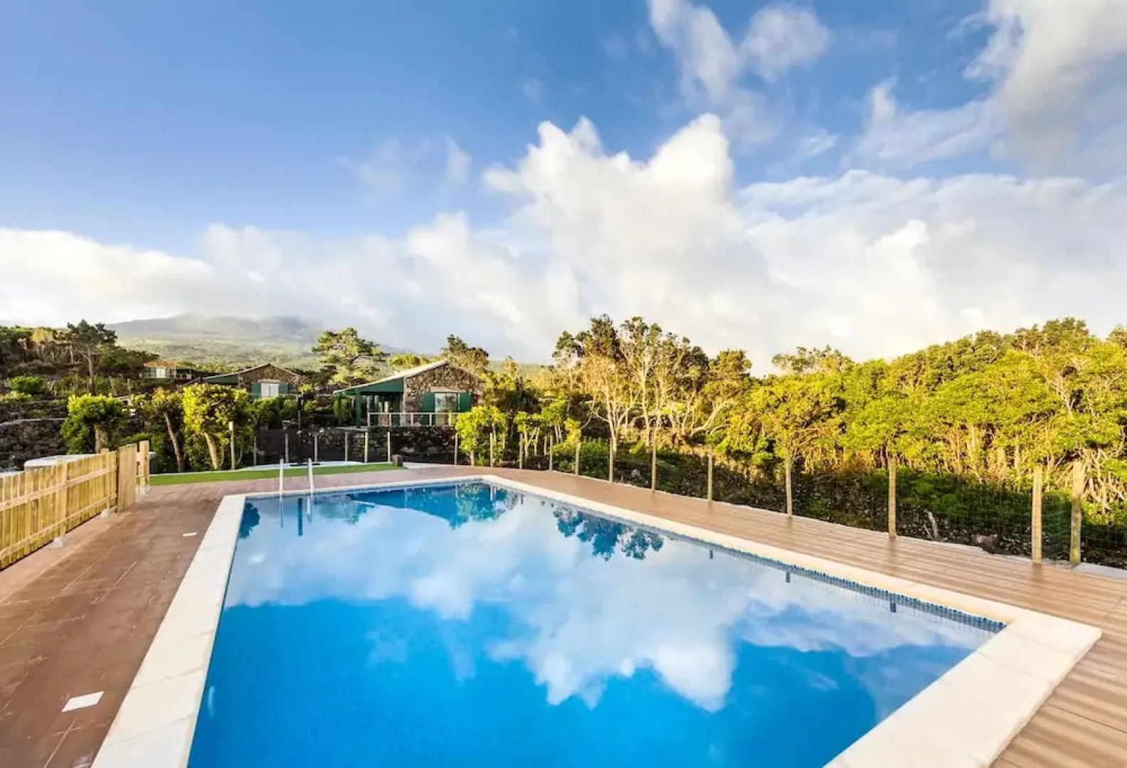 House With one Bedroom in Lajido, With Wonderful sea View, Shared Pool, Enclosed Garden