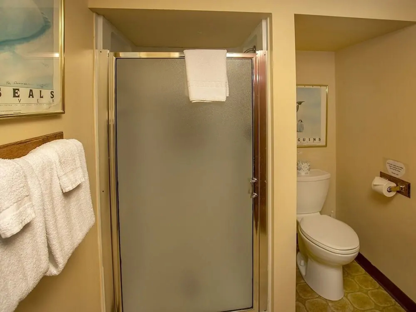 Steve's Getaway 4 Br home by RedAwning