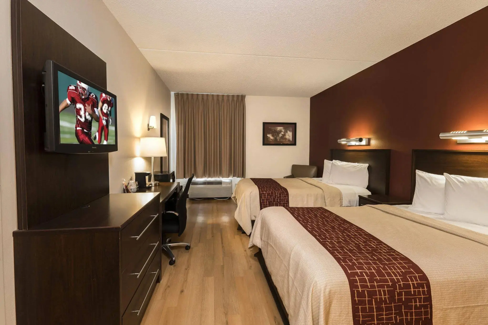 Red Roof Inn PLUS+ Long Island - Garden City