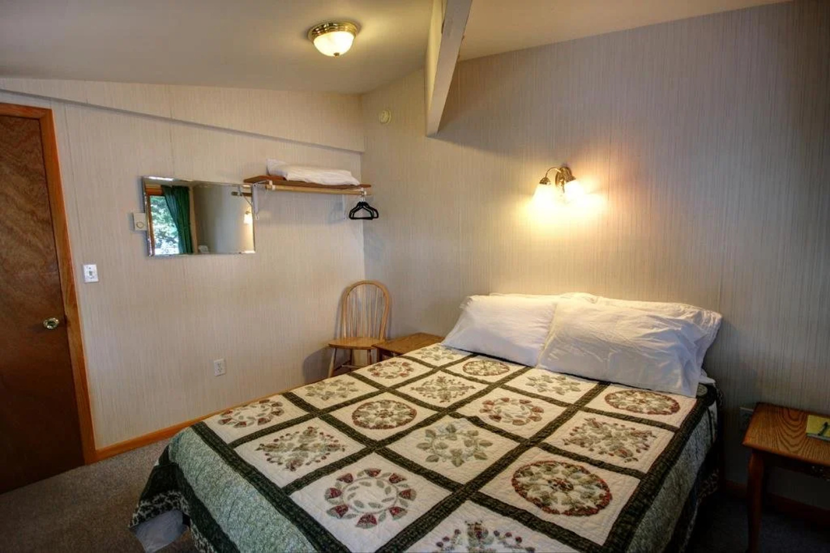 Glenmoore Lakeside Lodge