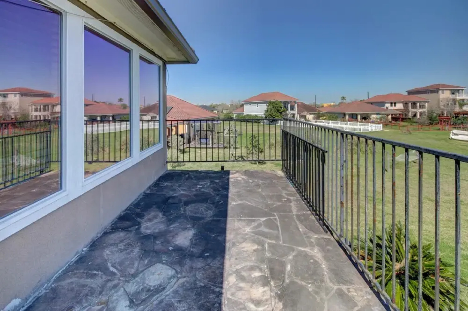 8 Mi to Kemah Boardwalk: Texas Gulf Home w/ Patio