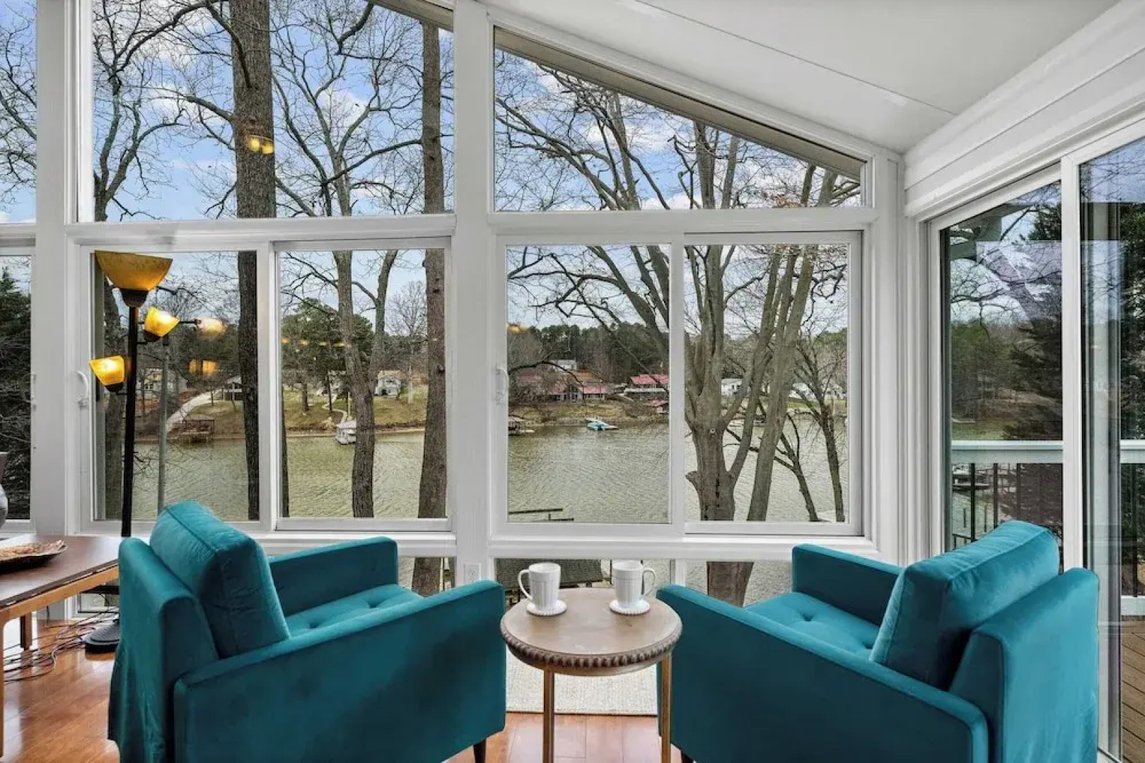 Tree Top Get Away by Avantstay Amazing Lake View