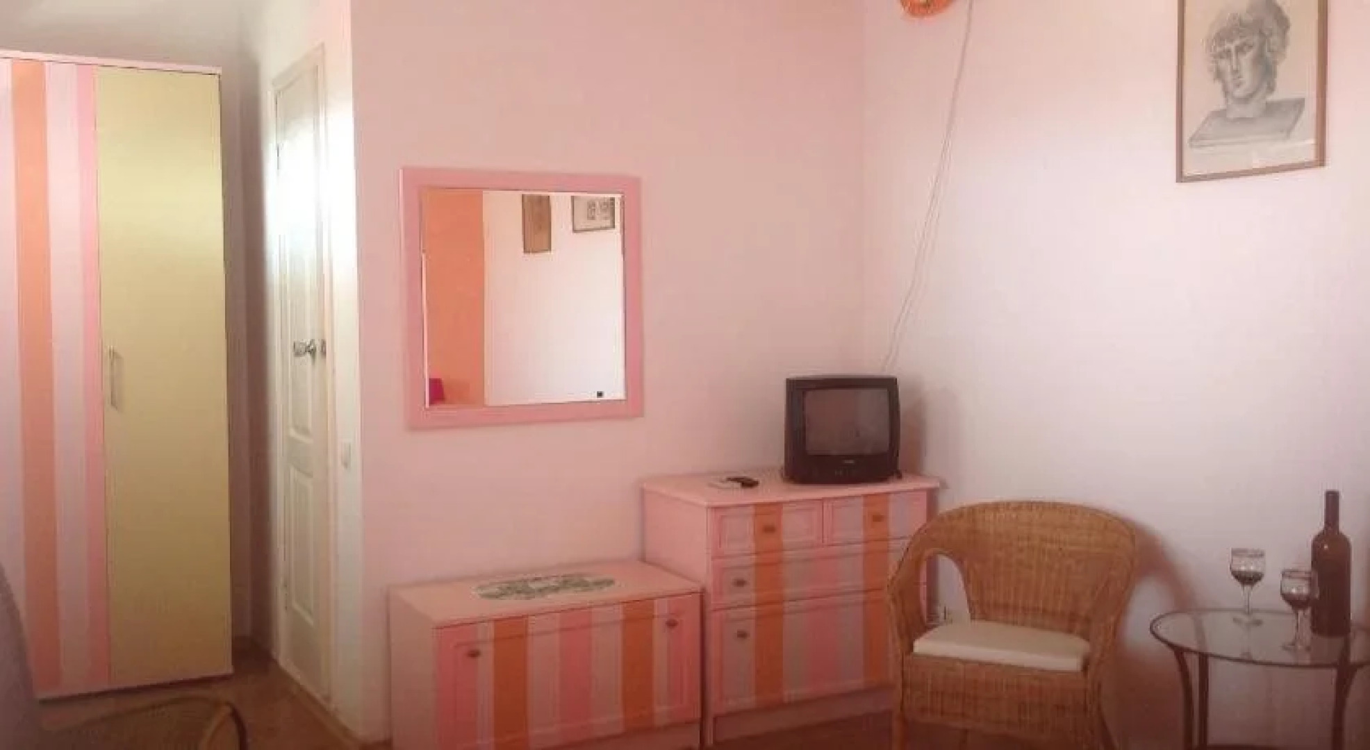 U Treh Roz Guest House