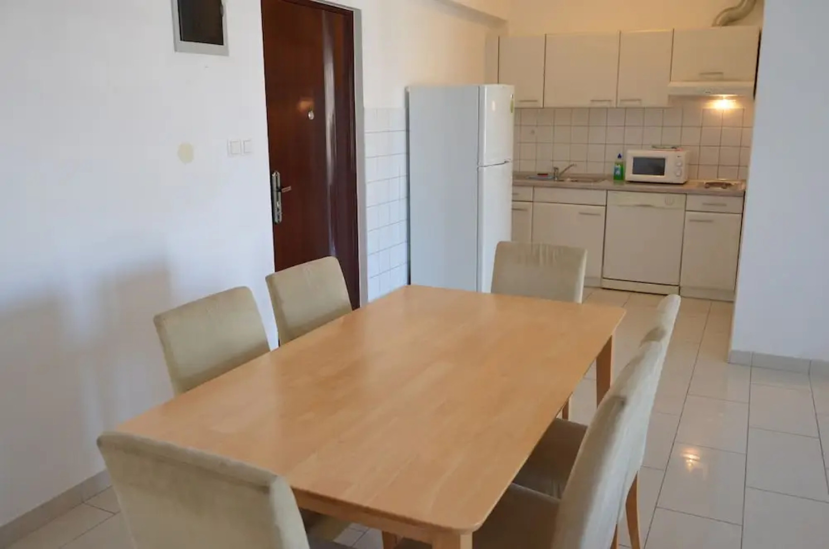 Apartments Pirovcanka