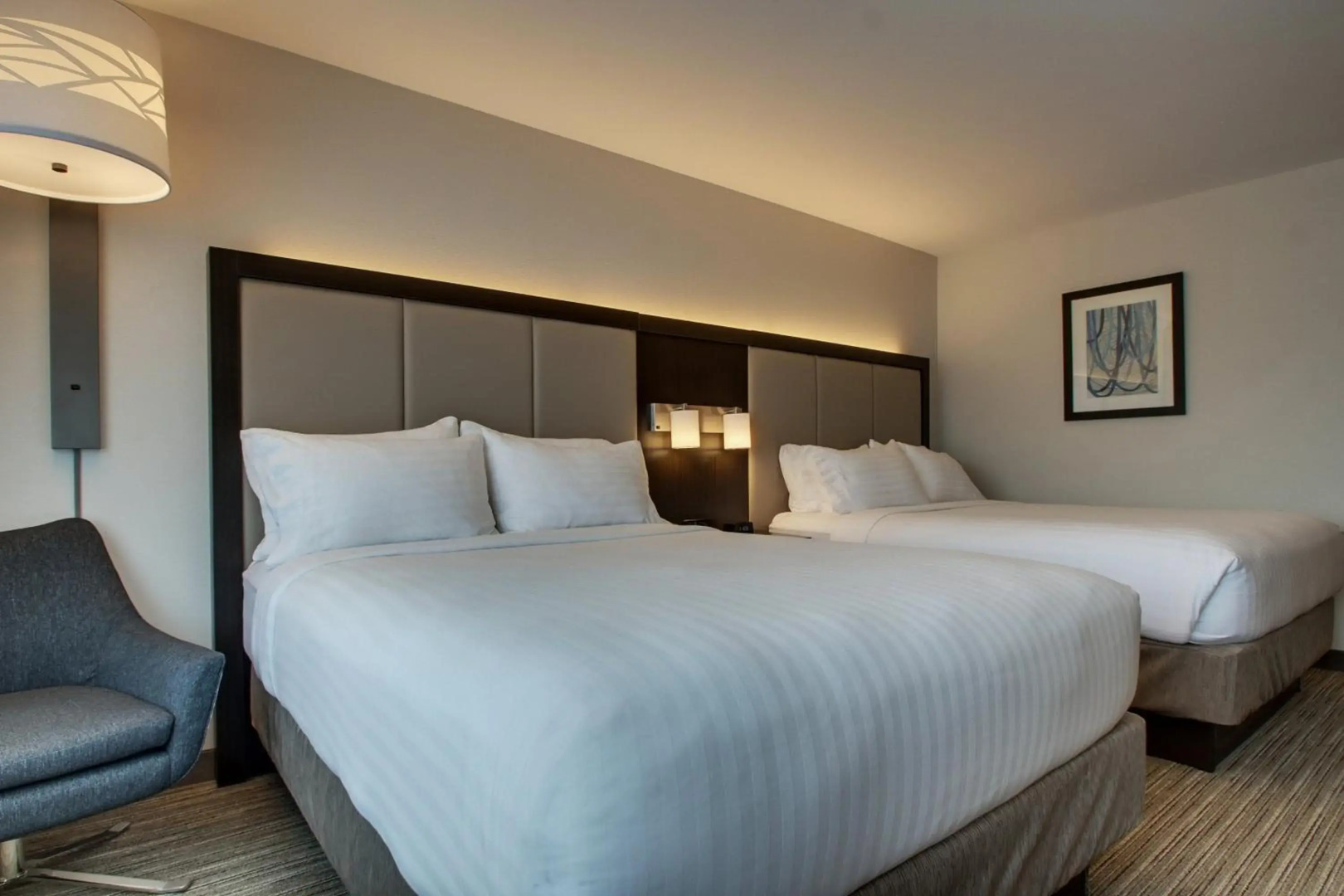 Holiday Inn Express & Suites Mount Vernon by IHG
