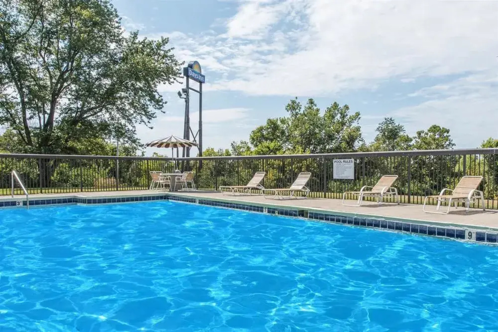 Days Inn by Wyndham Georgetown North Of Lexington