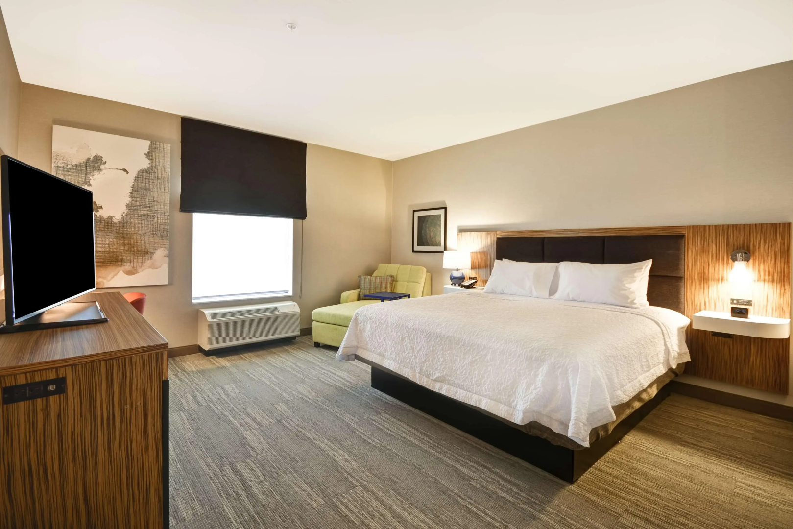 Hampton Inn & Suites Detroit/Warren