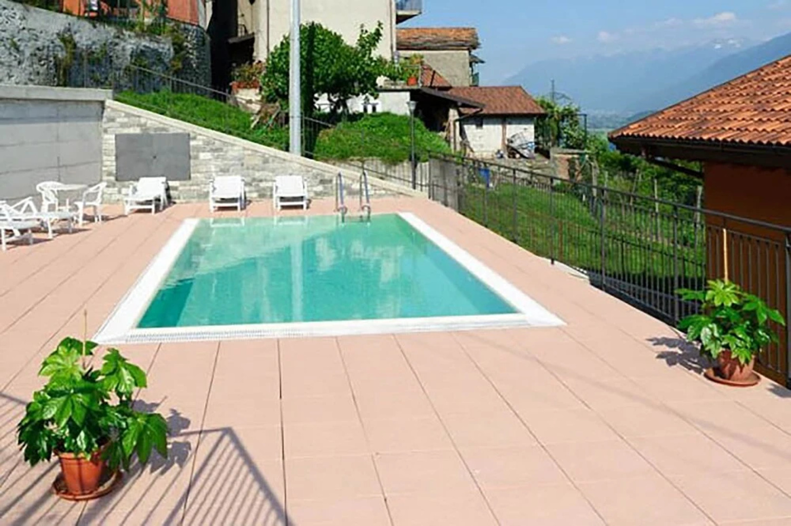 Family Apartment Overlooking Lake Como