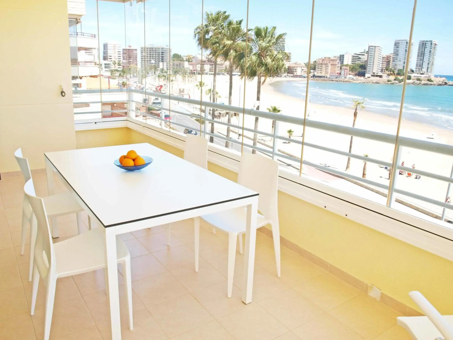 ApartUP Spectacular Beach View