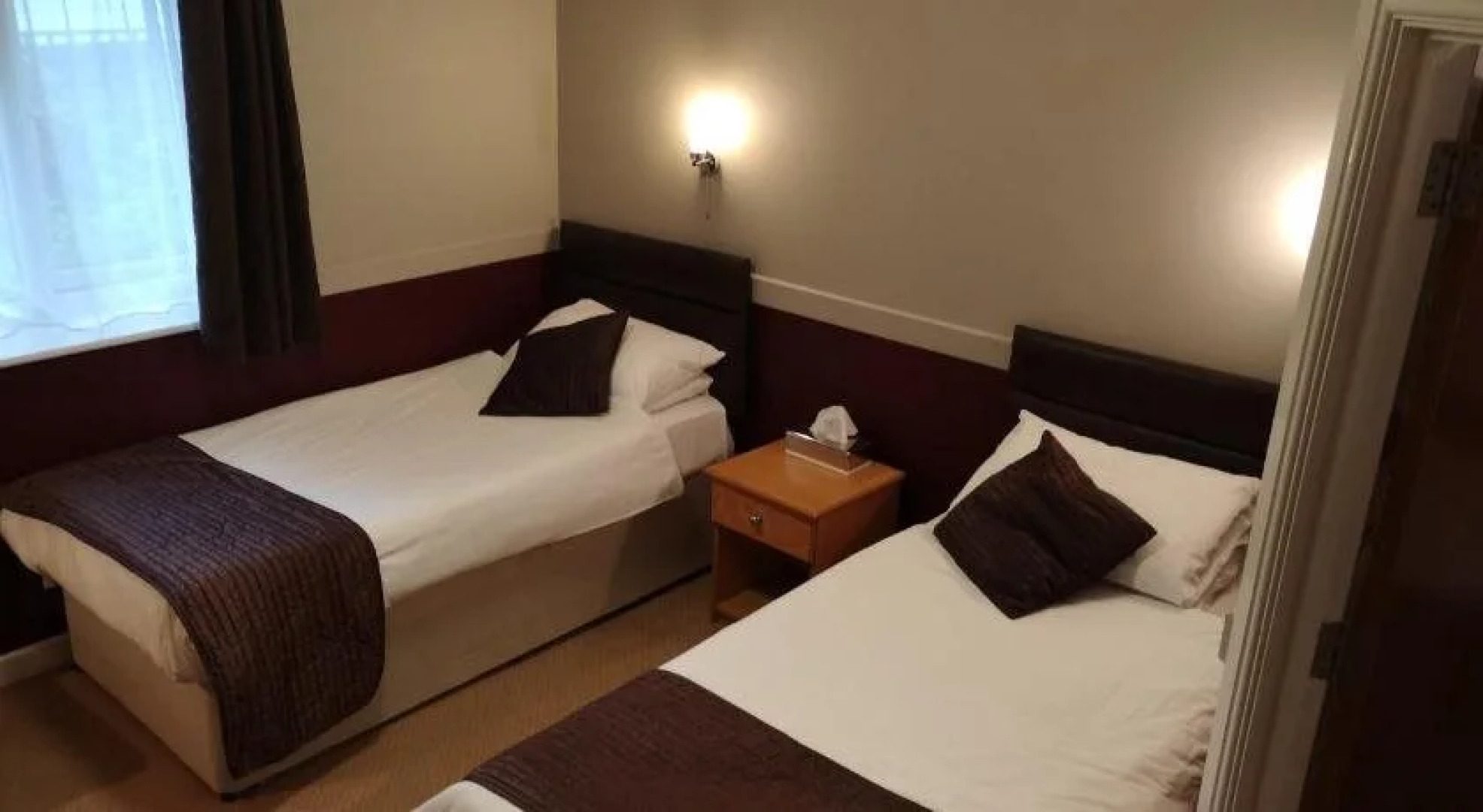 The Rowbarge Hotel and Restaurant