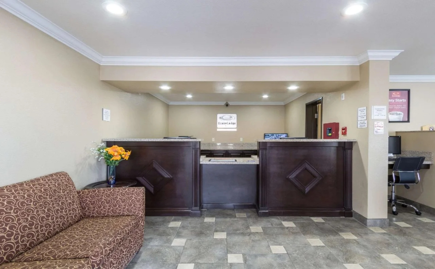 Econo Lodge Inn & Suites Escondido Downtown