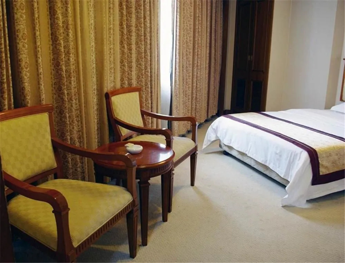 Luoyang Kailai Hotel