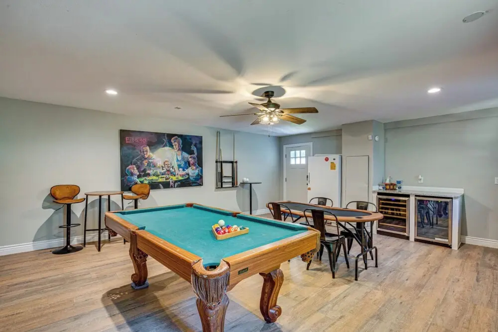 Waterfront Retreat w/ Hot Tub in Gun Barrel City!