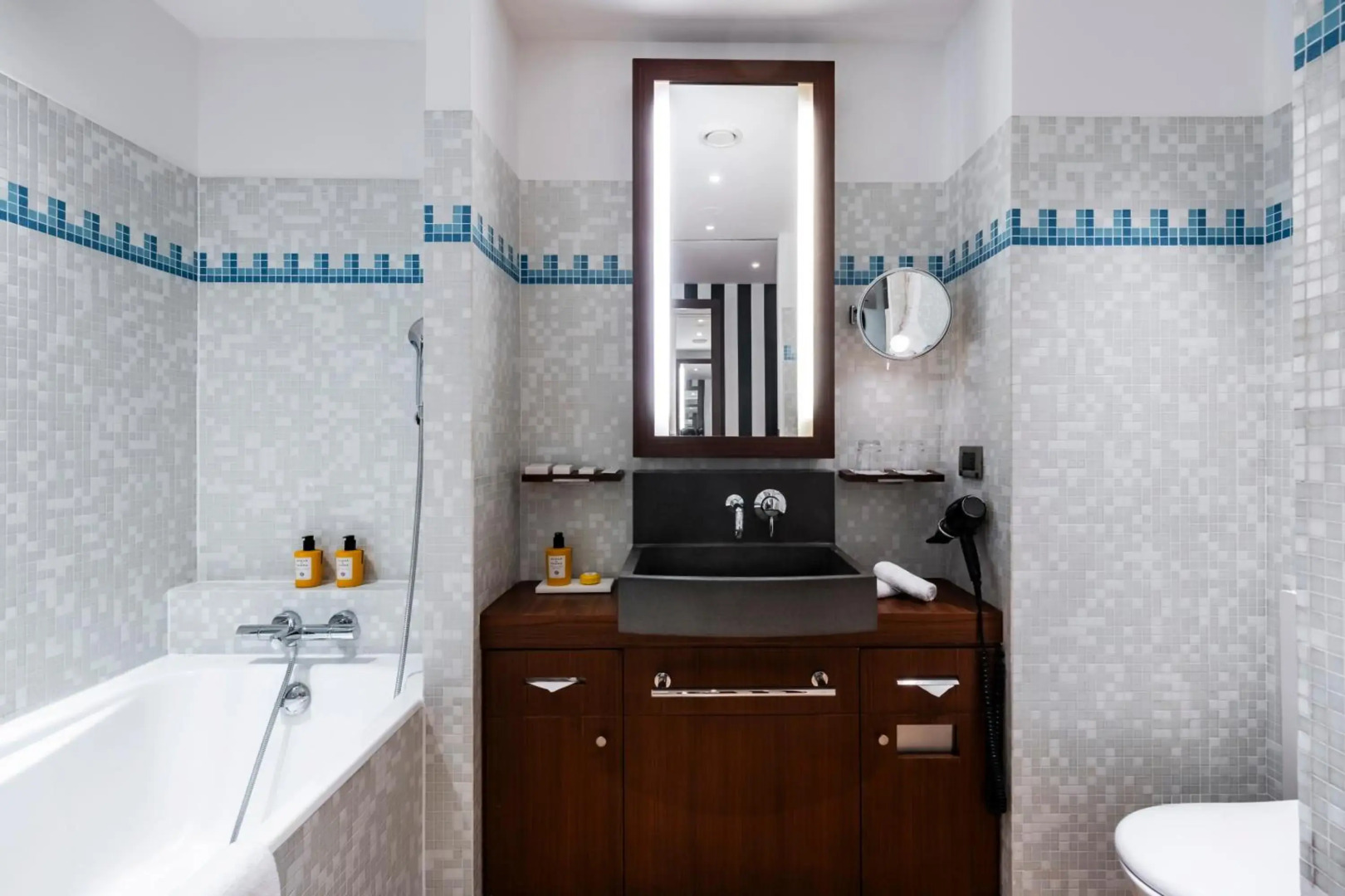 Grand Hotel Champs-Elysees