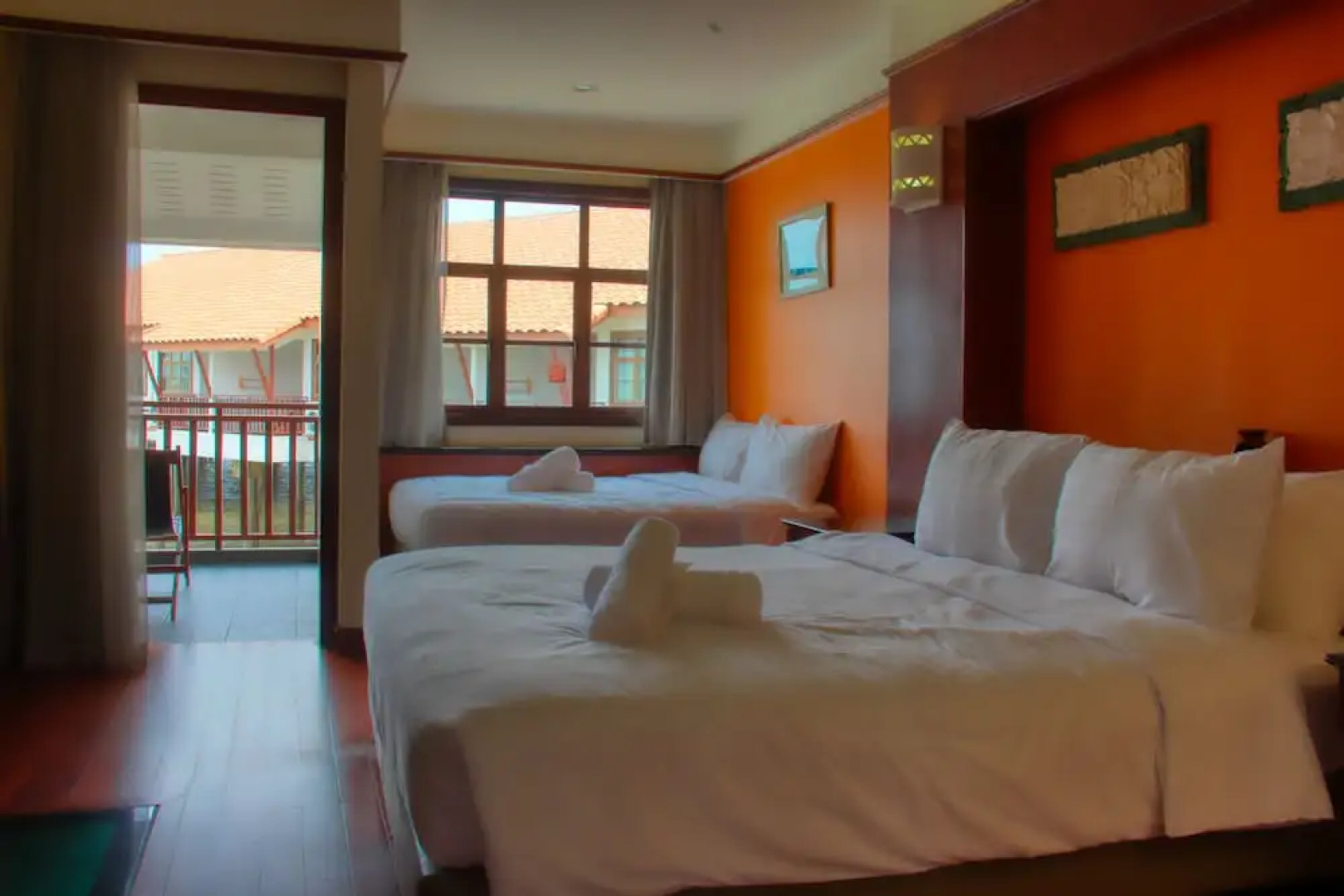 AlexaPD Private Water Chalets