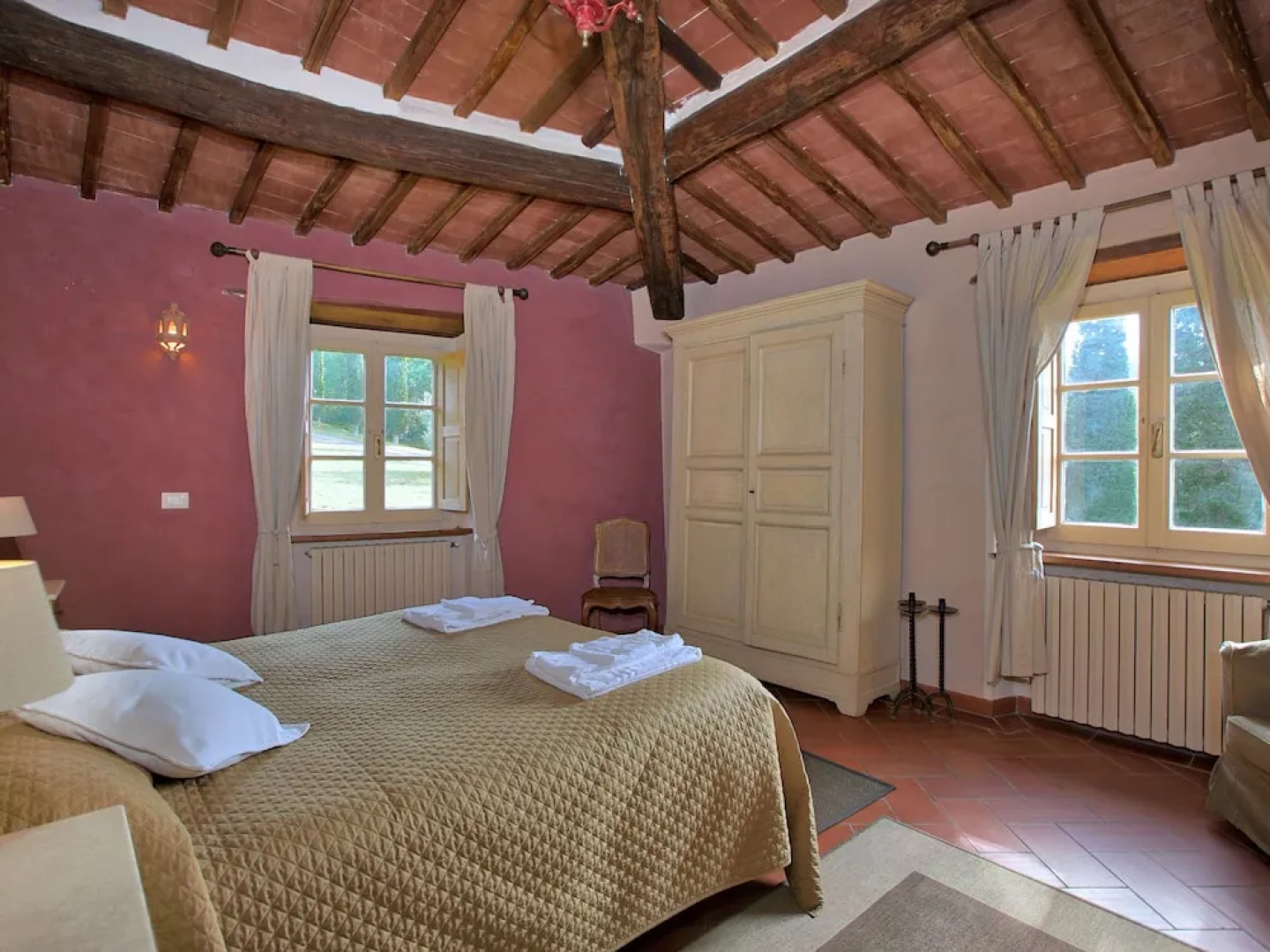 Hill-view Apartment in Lucignano With Private Terrace