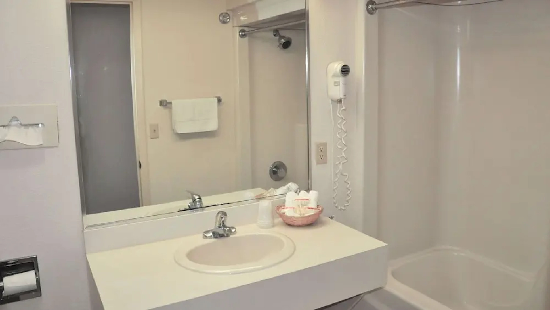 Mangnuson Hotel East Sandusky