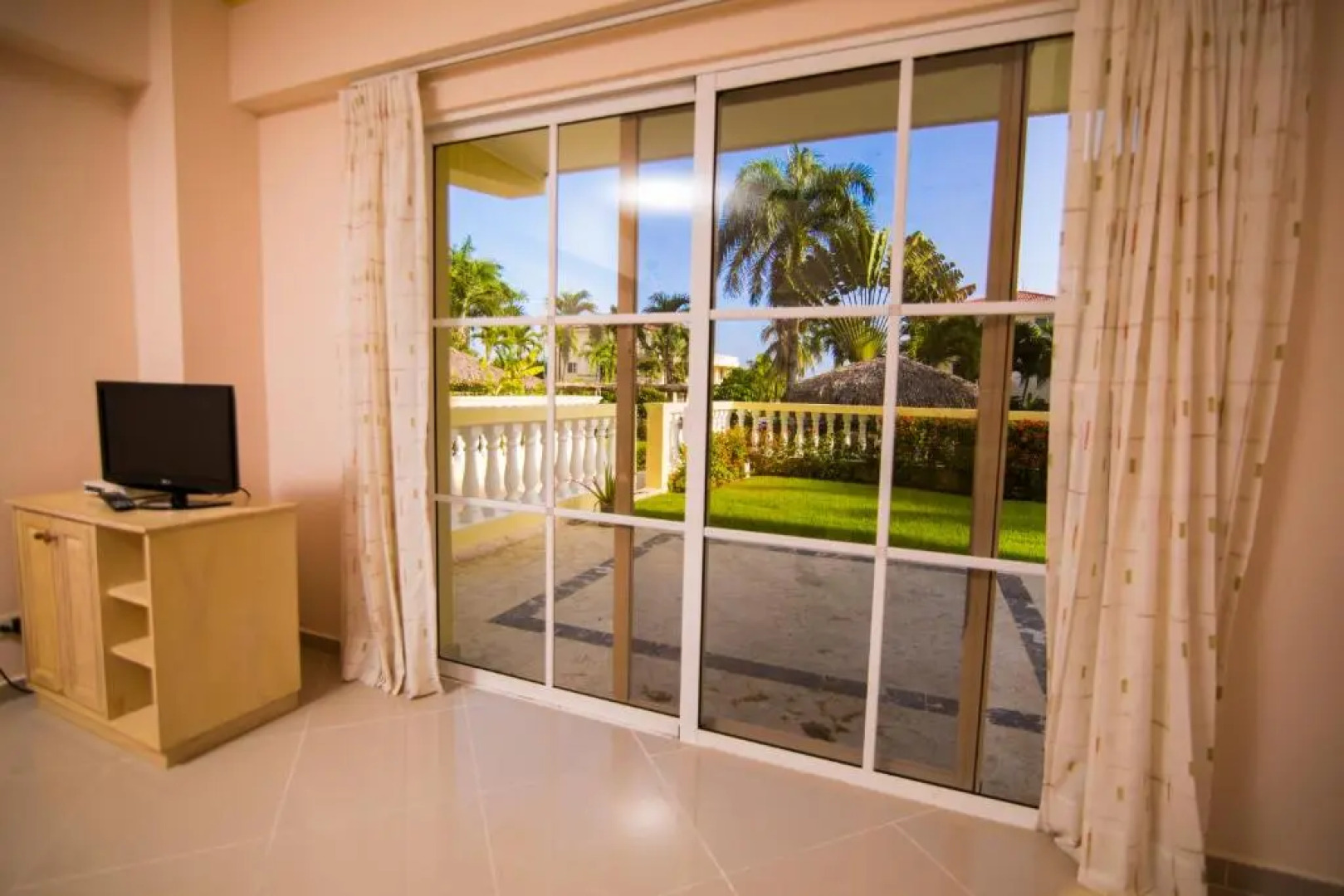 Las Palmeras By Graziano