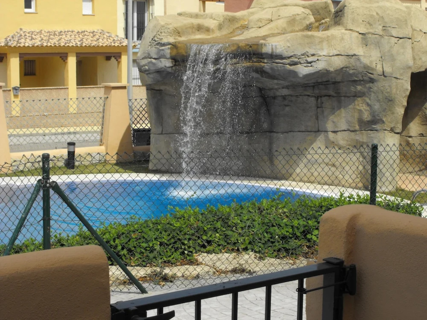 Livingtarifa - Bajo con acceso a piscina