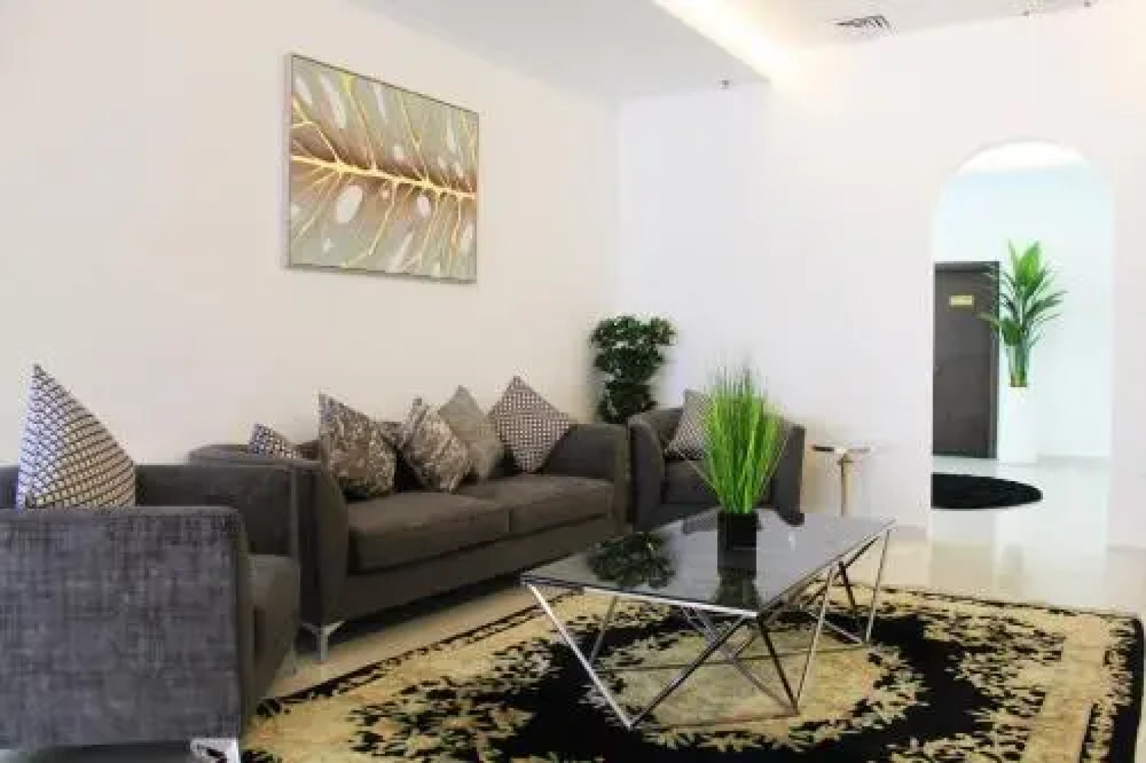 OYO 272 Mirage Hotel