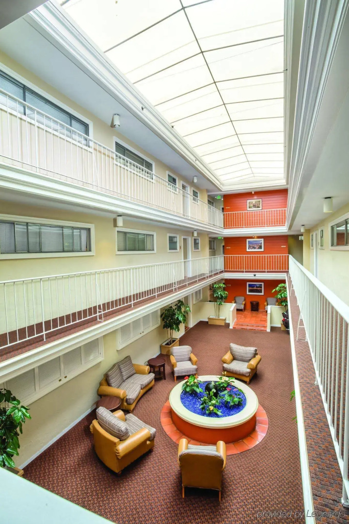 Suites At Fishermans Wharf