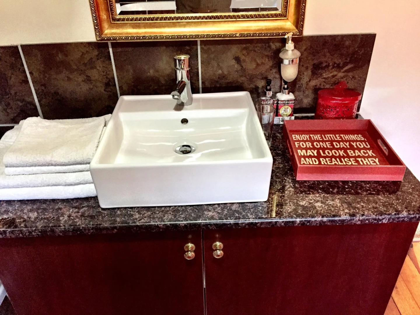 MacGregors Guest House