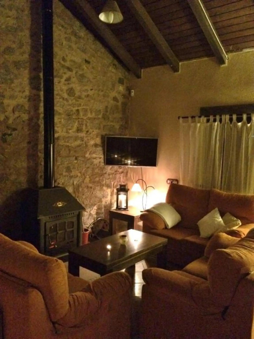 3 bedrooms house with shared pool enclosed garden and wifi at Alcaracejos