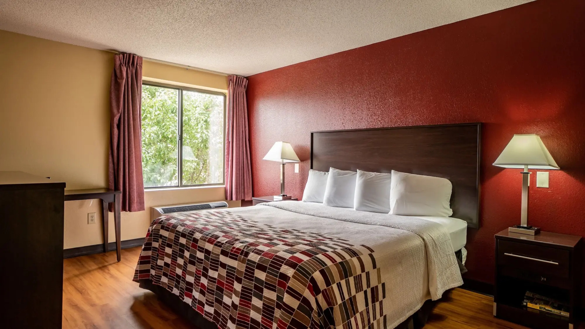 Red Roof Inn & Suites Indianapolis Airport