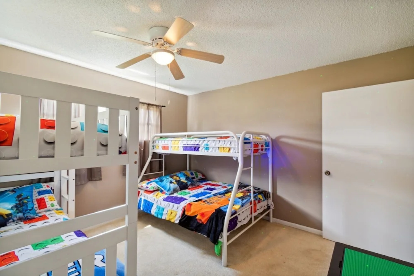 The Lake Home - Beautiful Oasis In The Heart Of Florida! 2 Bedroom Home by RedAwning