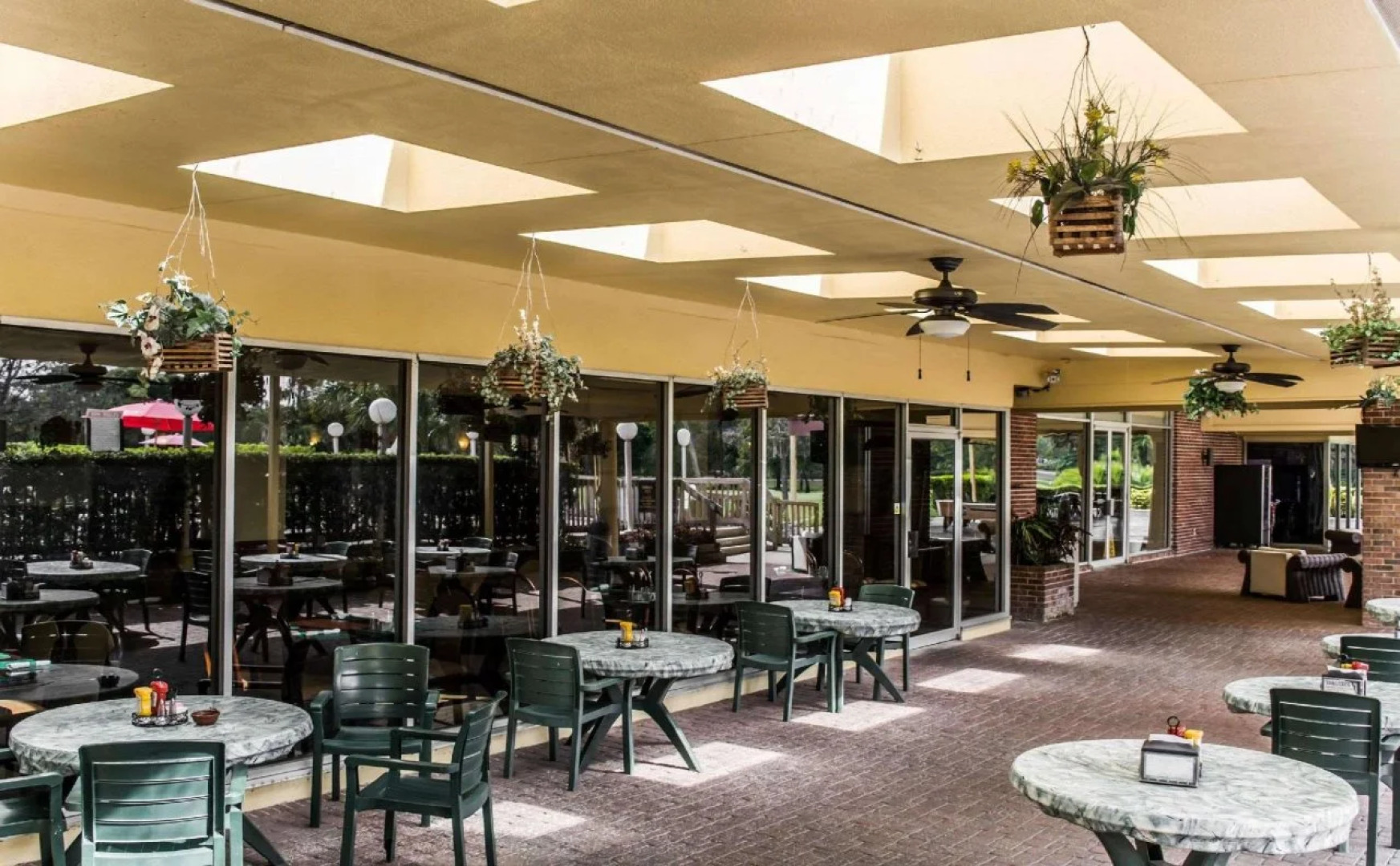 Quality Inn and Suites Golf Resort