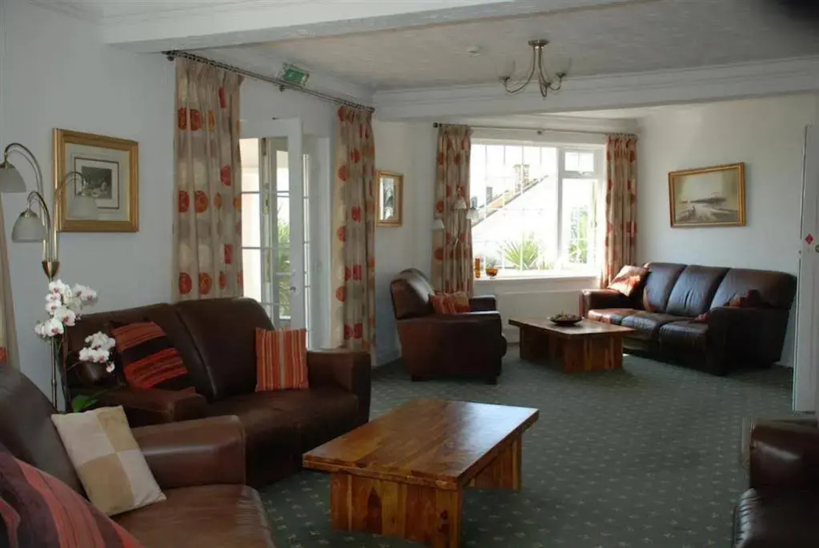 Whipsiderry Hotel