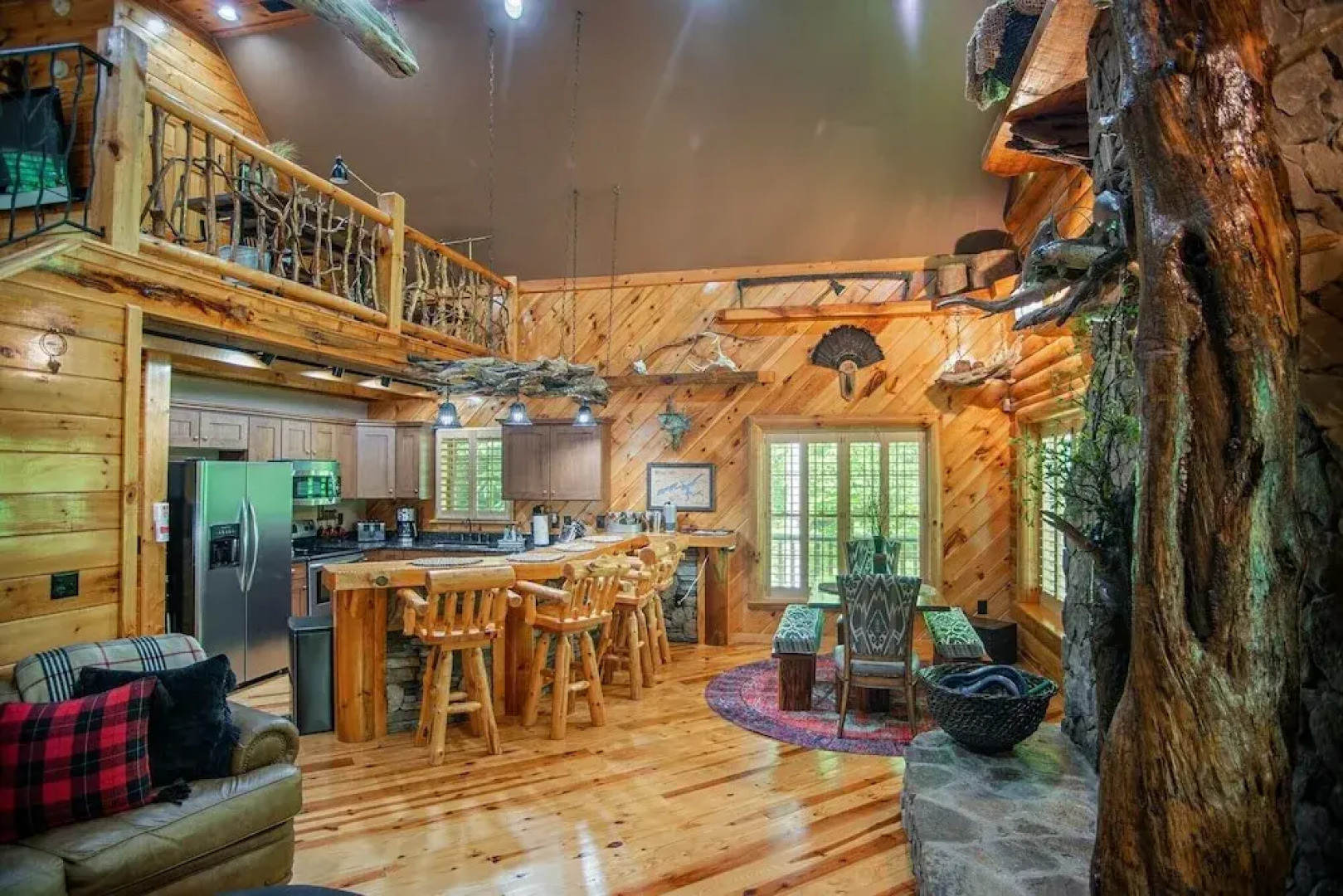 Iron Mountain Lodge 3 Bedroom Cabin by RedAwning