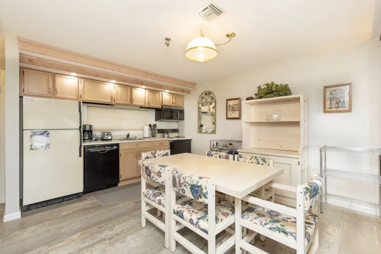 Stoneridge 3BR Standard Condo, Sleeps 8 by RedAwning