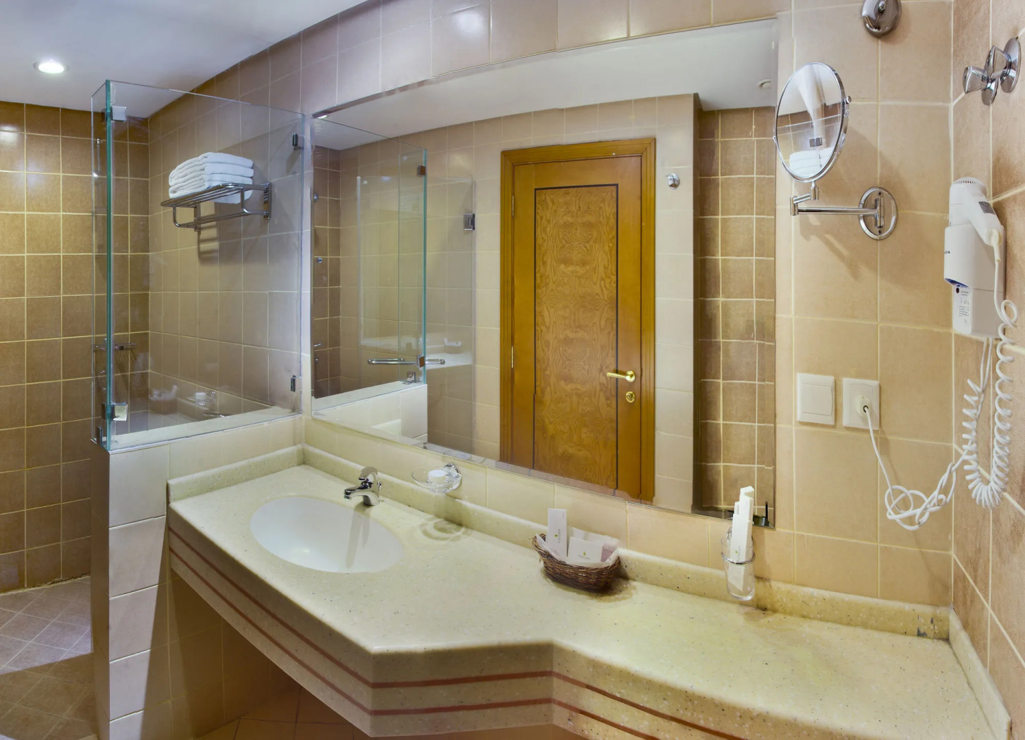 Bab Al Multazam Concorde Hotel