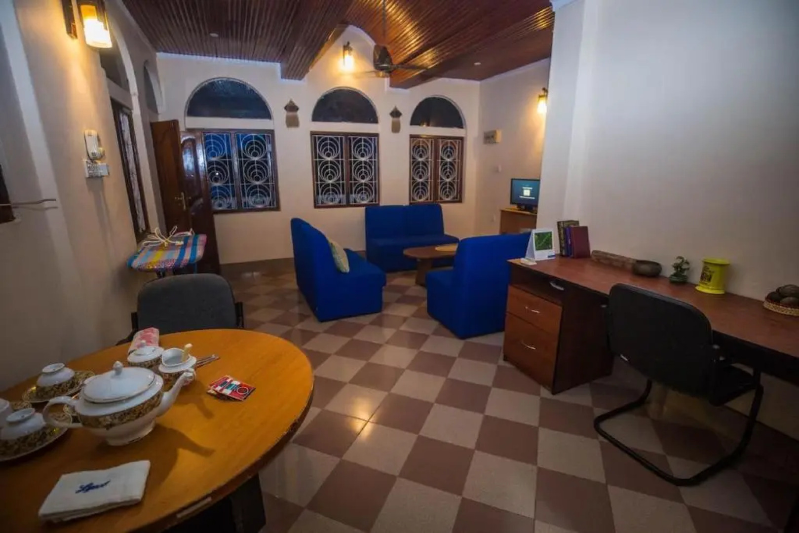 Neverbeen to Lagoon Town