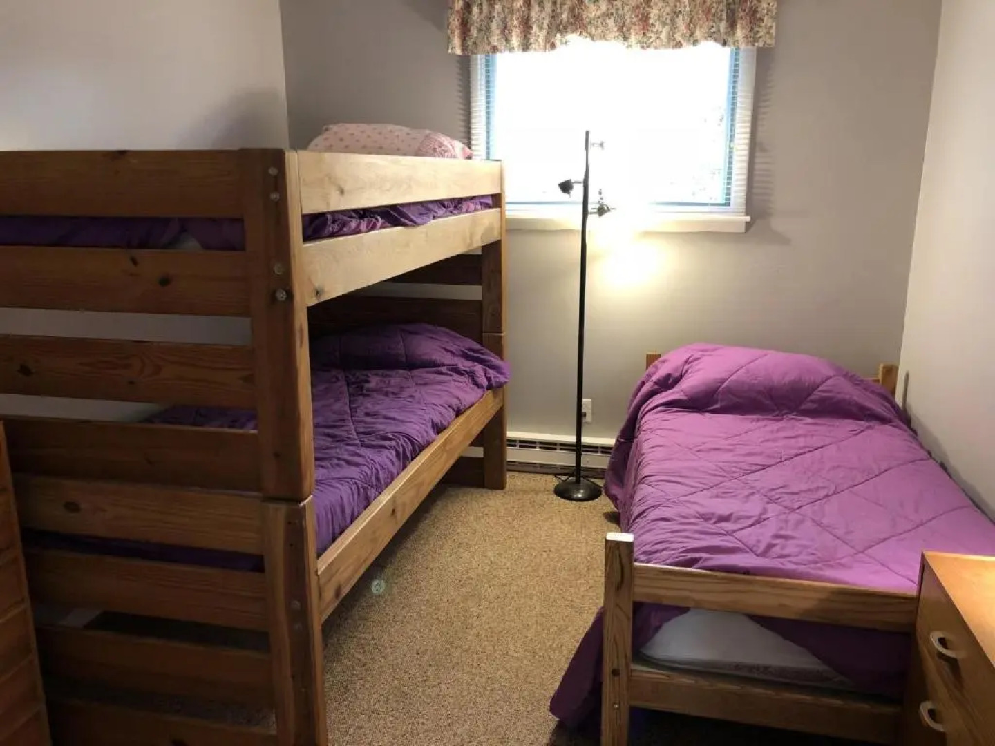 Silver Spring Chalet Large 4 bedroom, Pittsfield VT, 20 min to Killington Slopes