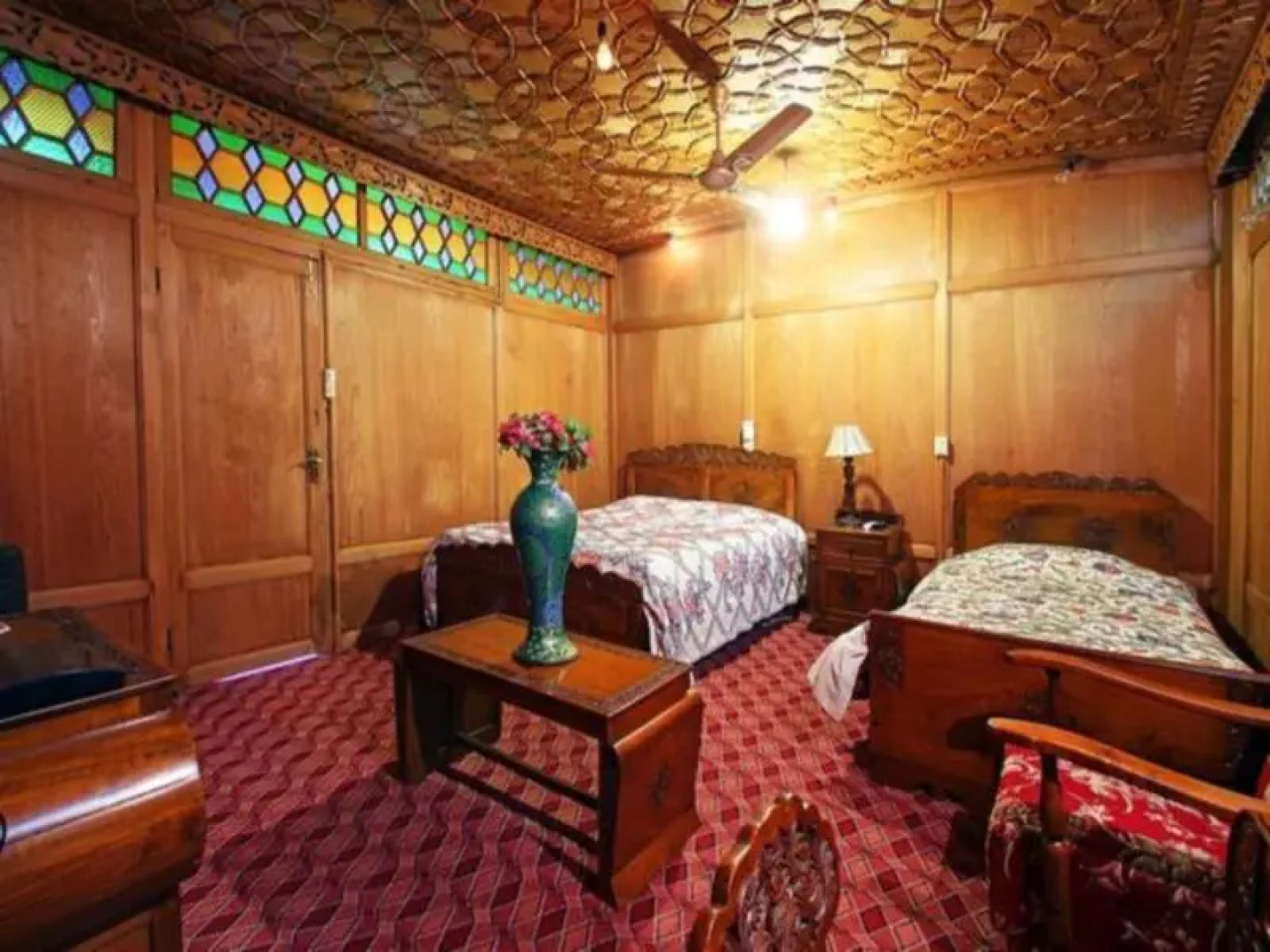 Royal dandoo Houseboat