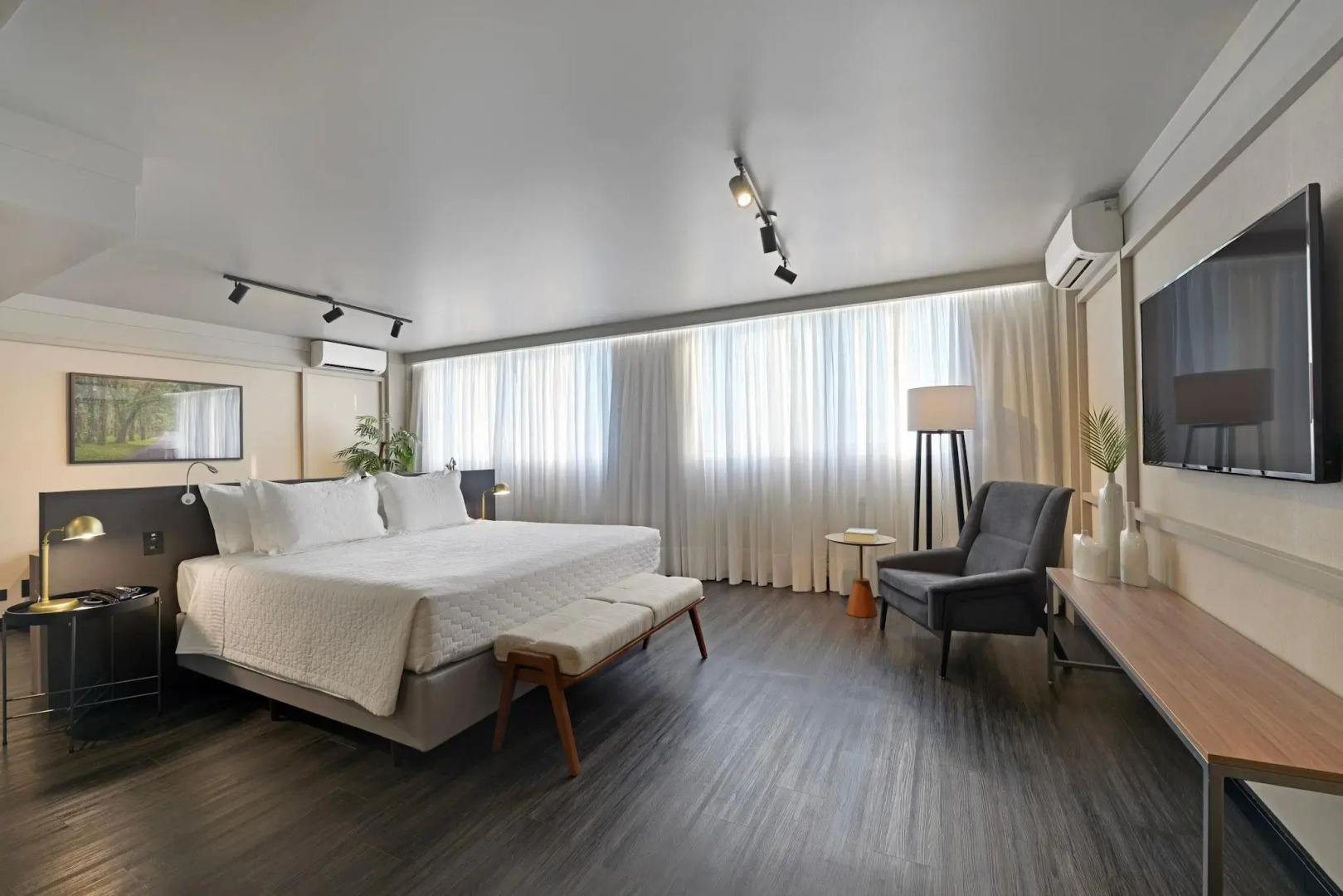 Hotel Deville Business Maringá