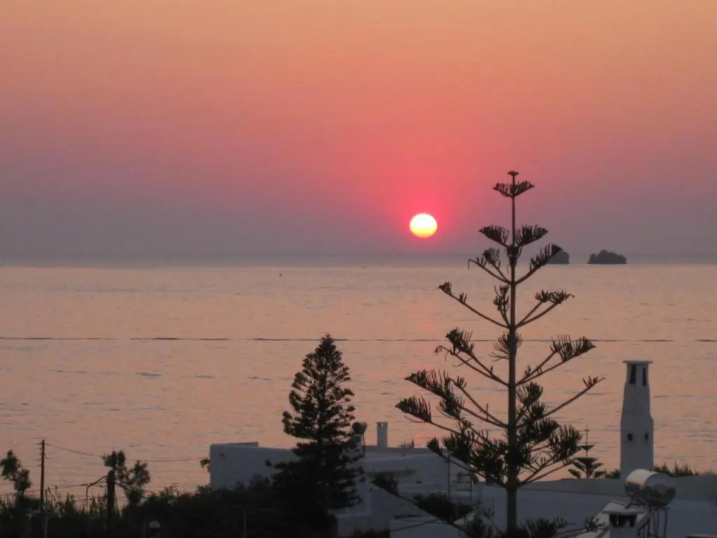 Stratos Studios & Apartments