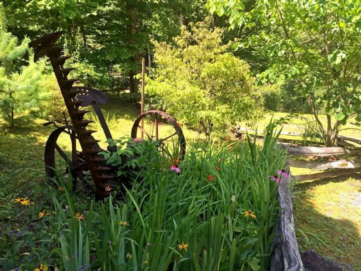 Lone Pine Lodge - 2 Br Cabin