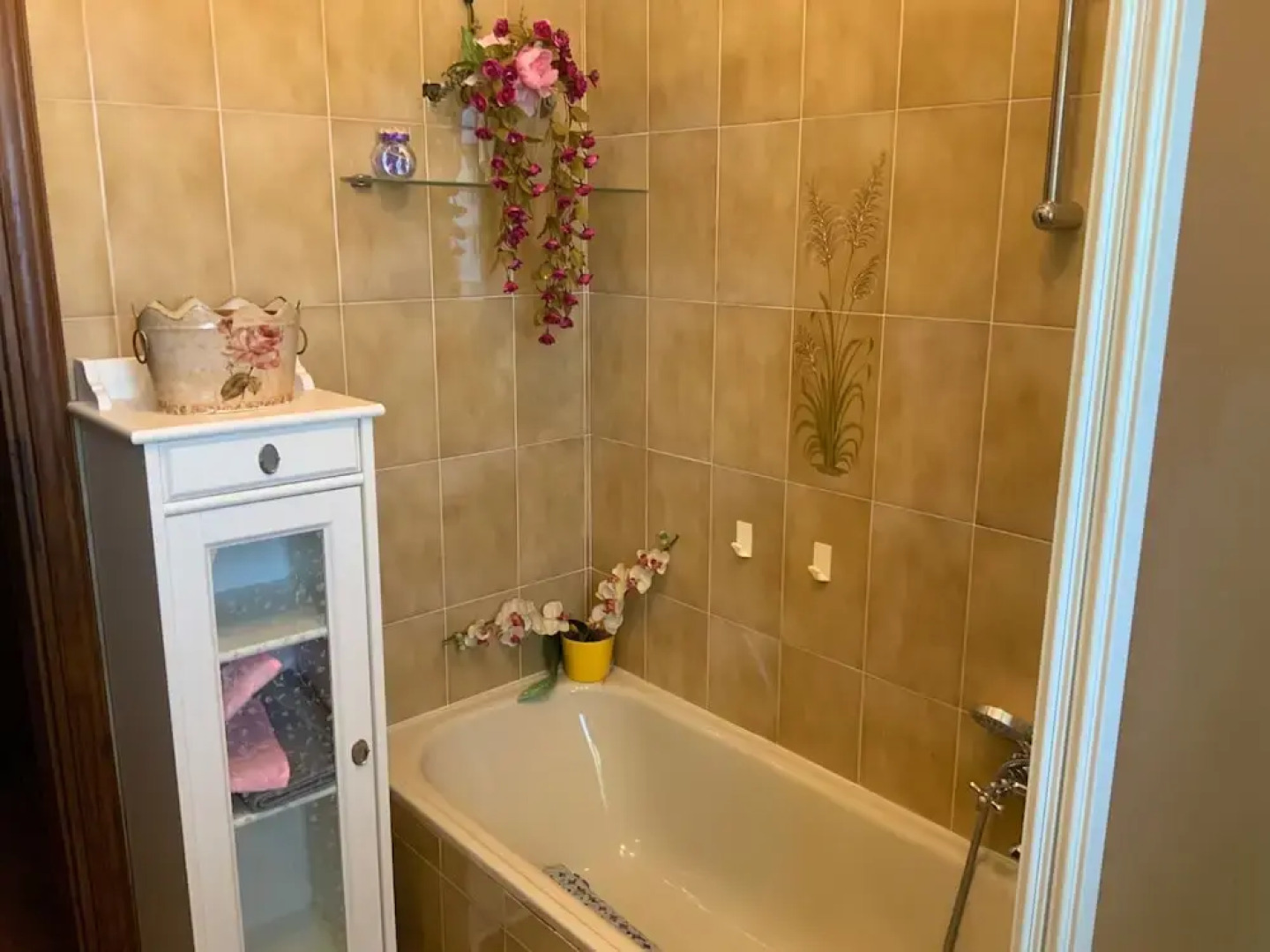 Apartment - Sleeps 2, Balcony & Parking