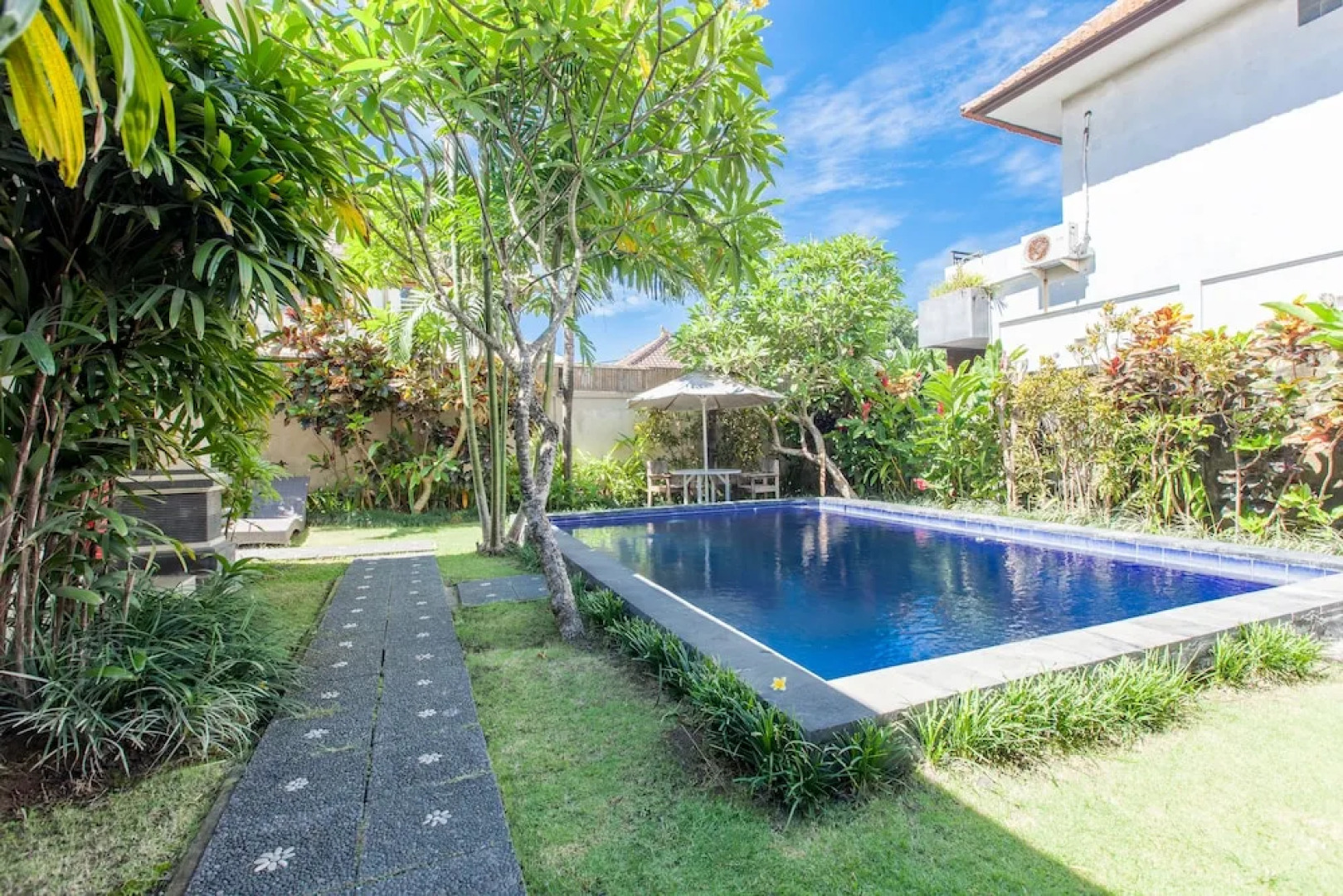 The Green Room Canggu - Hostel