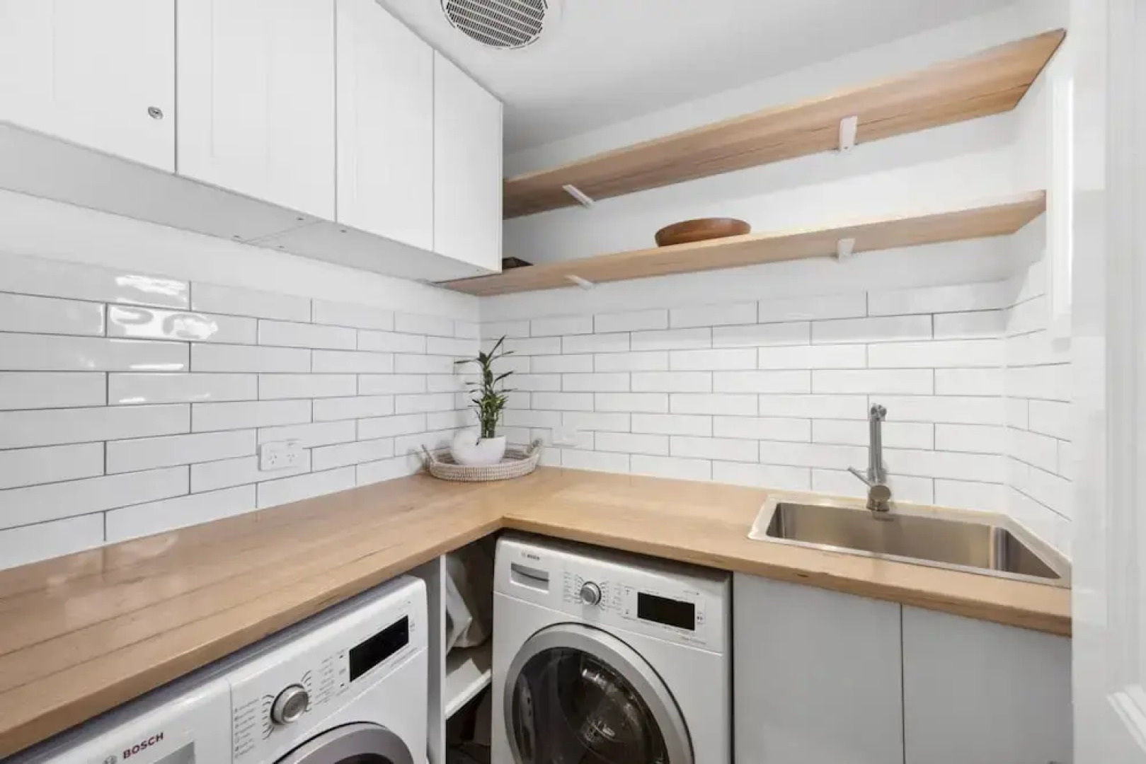 Ye Olde St Leonards Hotel Pet Friendly Sleeps 9