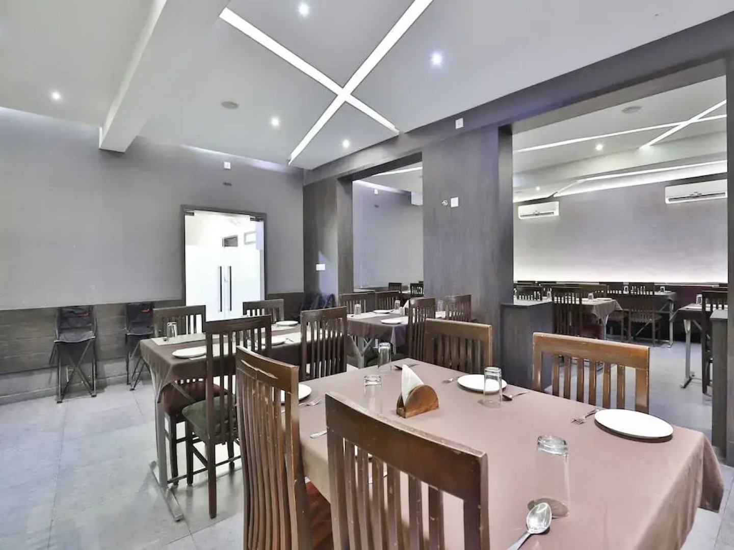 OYO 3243 Hotel Aditya Gir